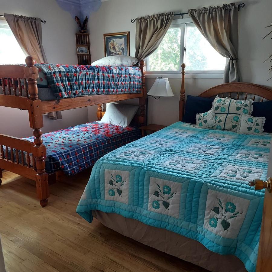 Three Bears Inn Saint Anthony Bagian luar foto