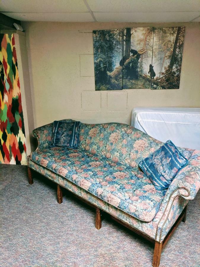 Three Bears Inn Saint Anthony Bagian luar foto